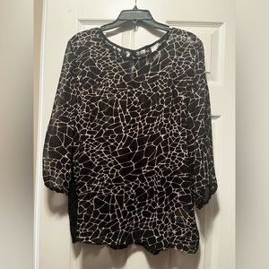 Top with lace button up back open sleeve